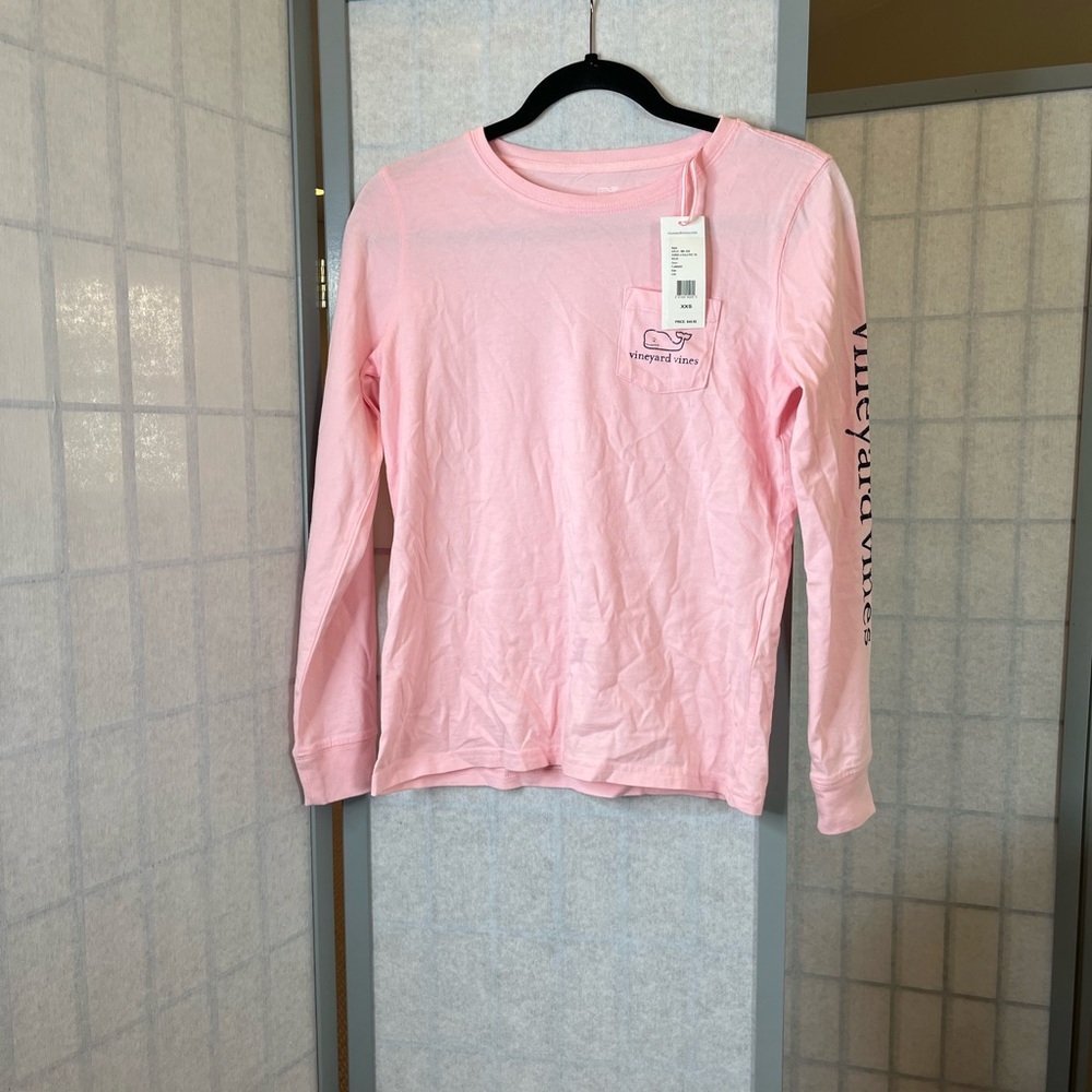 NWT Vineyard Vines logo long sleeved top in flamingo pink